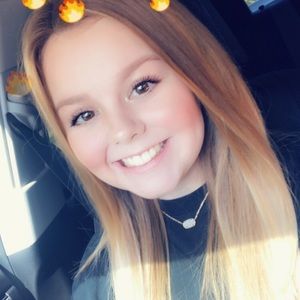 Meet your Posher, Alyssa